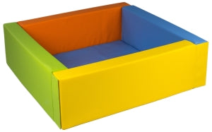 Ball pit with 200 balls